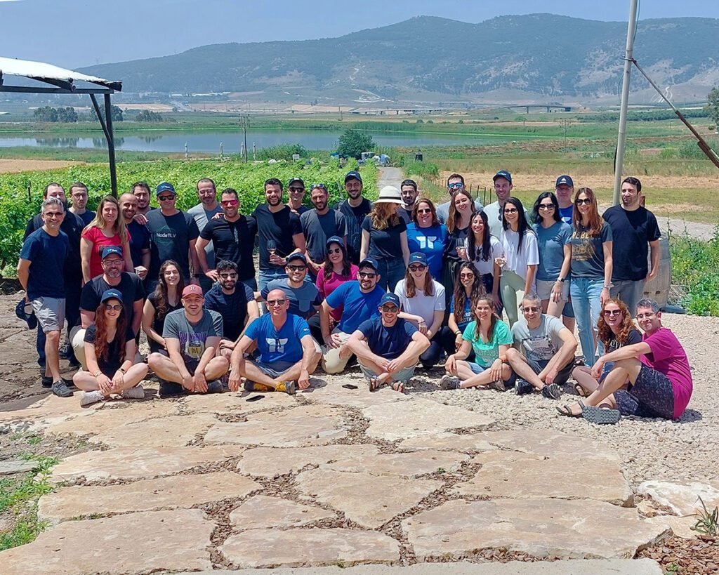 a group photo of the Israeli torii team